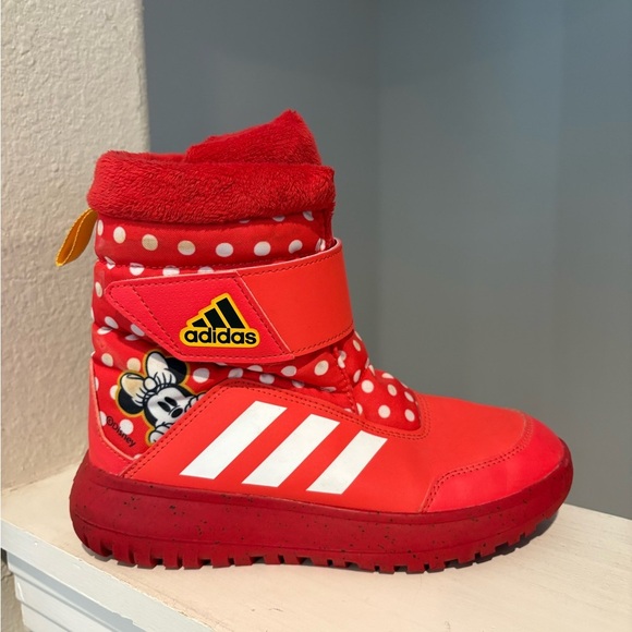 Adidas Winterplay Disney Minnie Mouse Youth Size 3Y shoes Snow Boots Red IG7188 - Picture 2 of 9